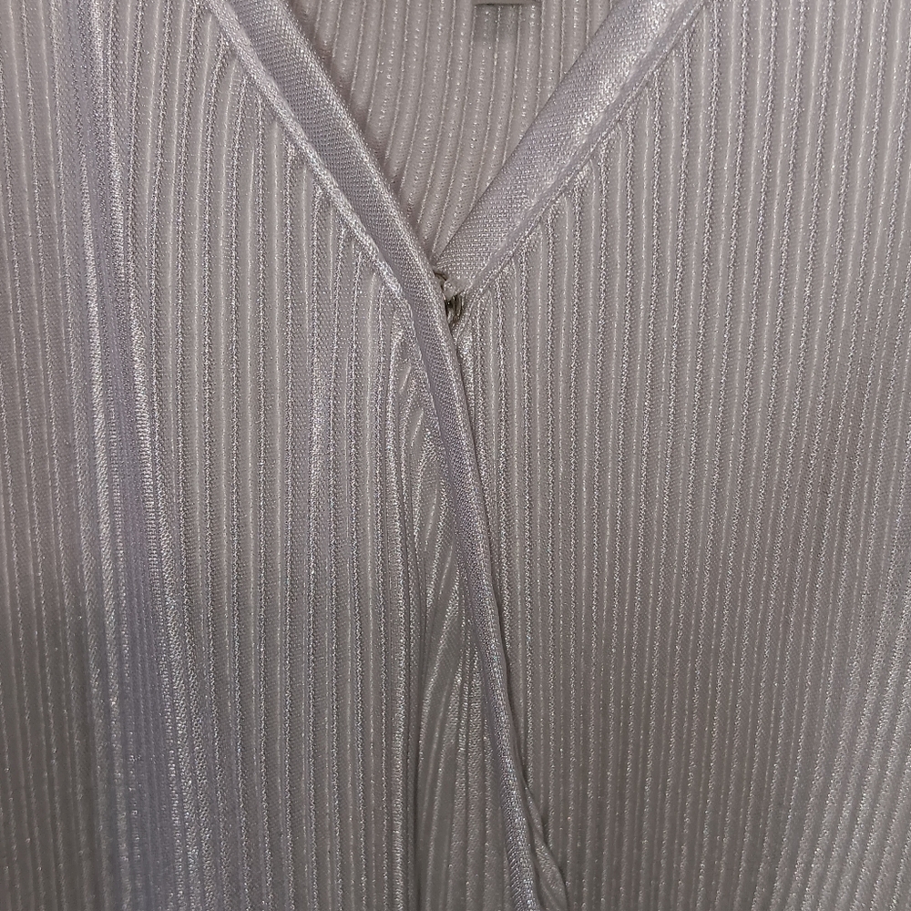 WAYF Silver Ribbed Top - Picture 6 of 8